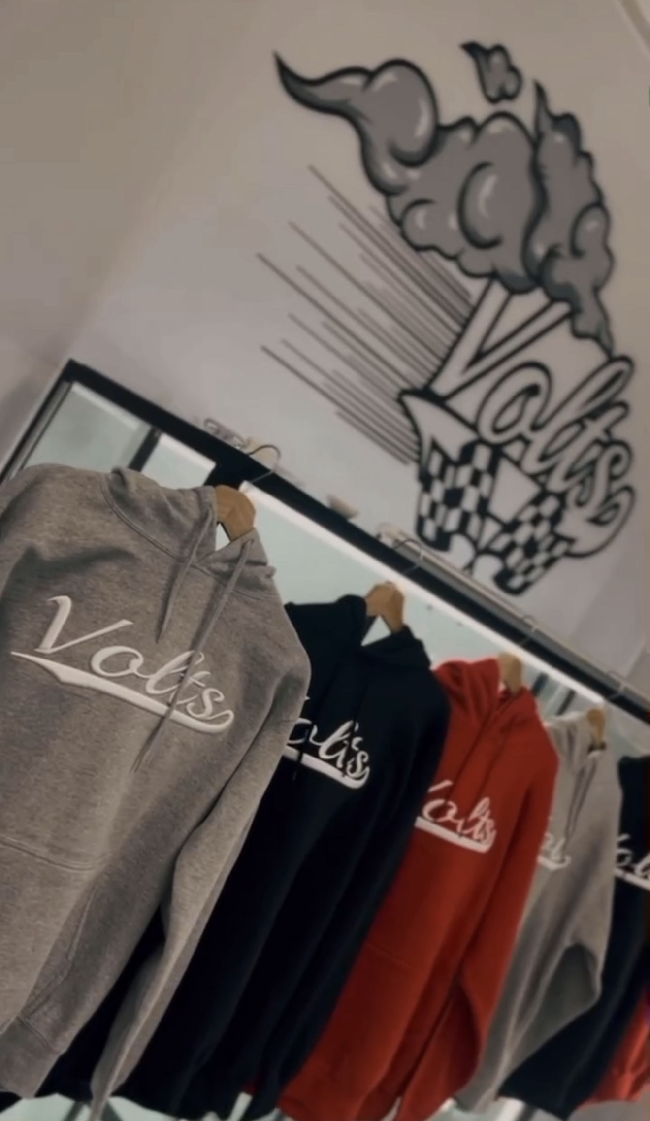 VOLTS SIGNATURE HOODIE - Image 4