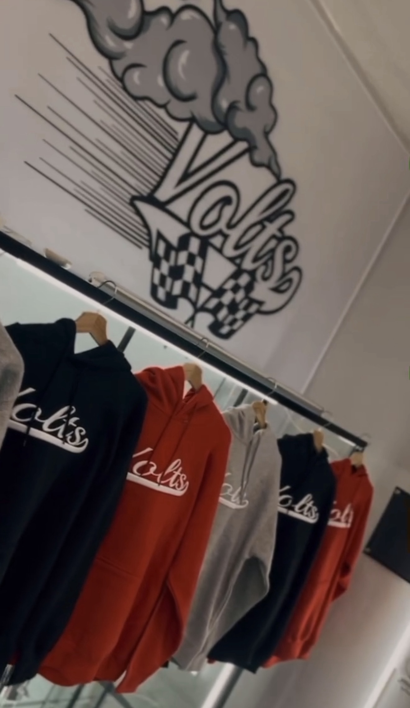 VOLTS SIGNATURE HOODIE - Image 3